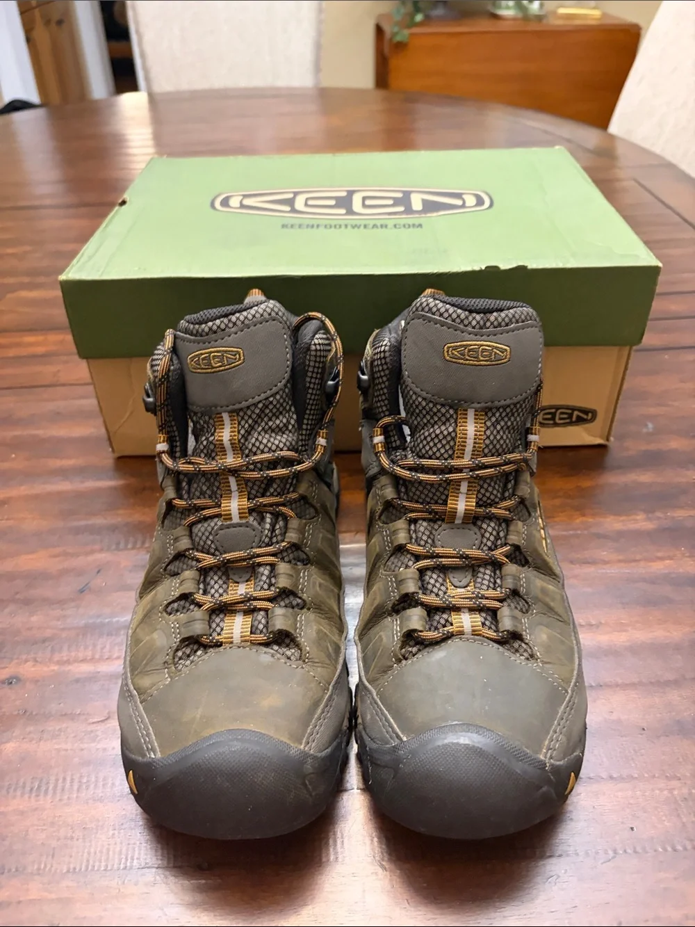 Keen Black Oliver Wide Targhee lll Mid WP Men US 8.5 SW